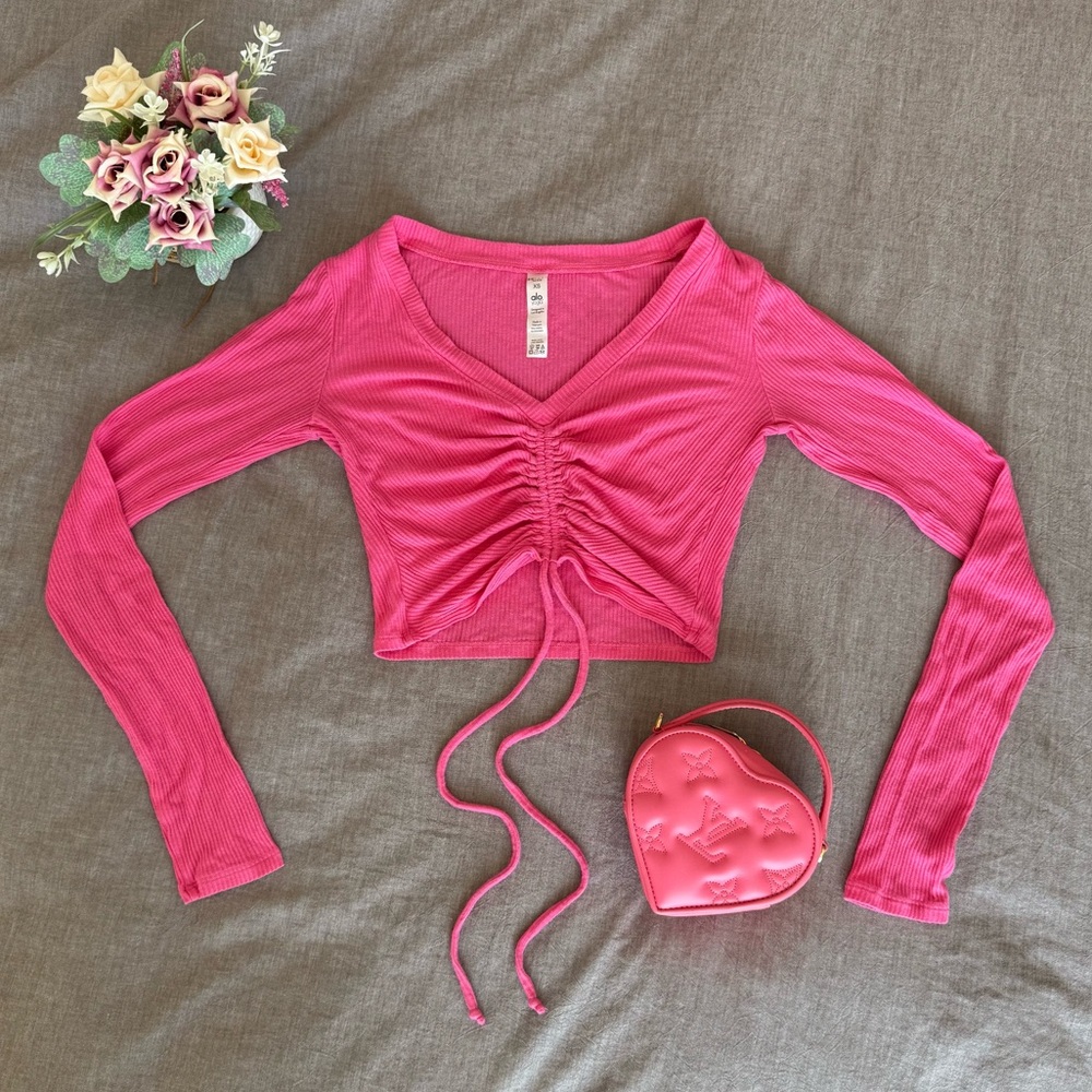 Alo Yoga Ribbed Cinch Cropped Long Sleeve Top – Hot Pink Fuchsia XS | Rare!💖